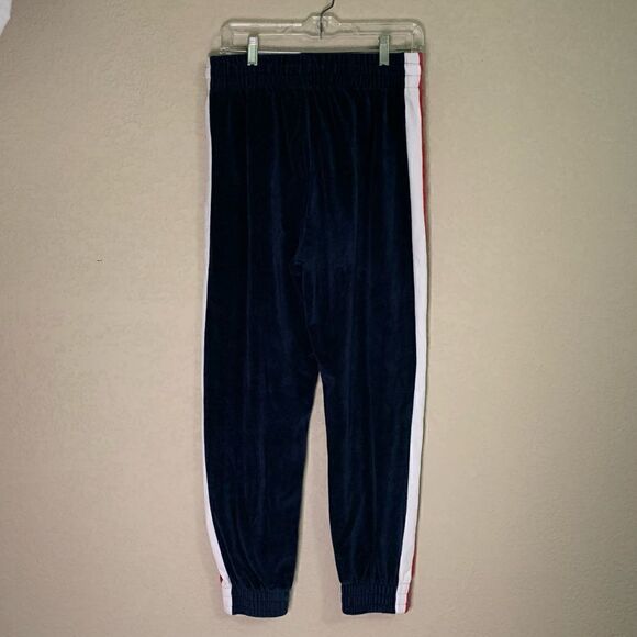 Kendall and Kylie Joggers  - Picture 4 of 12